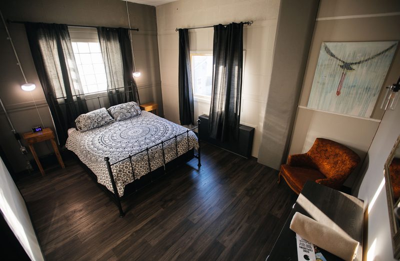 queenroom queenroom